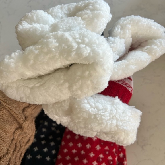 NWT Skyline Collection Cozy Reindeer Lodge Slipper Socks Red and Navy Blue - Picture 5 of 5